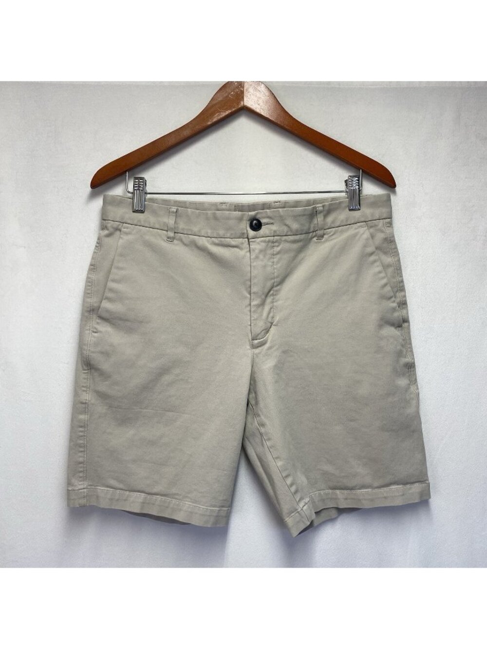 Everlane Mid-Rise Khaki Chino Shorts Men Size 34 Beige Buttoned Slash Pocket